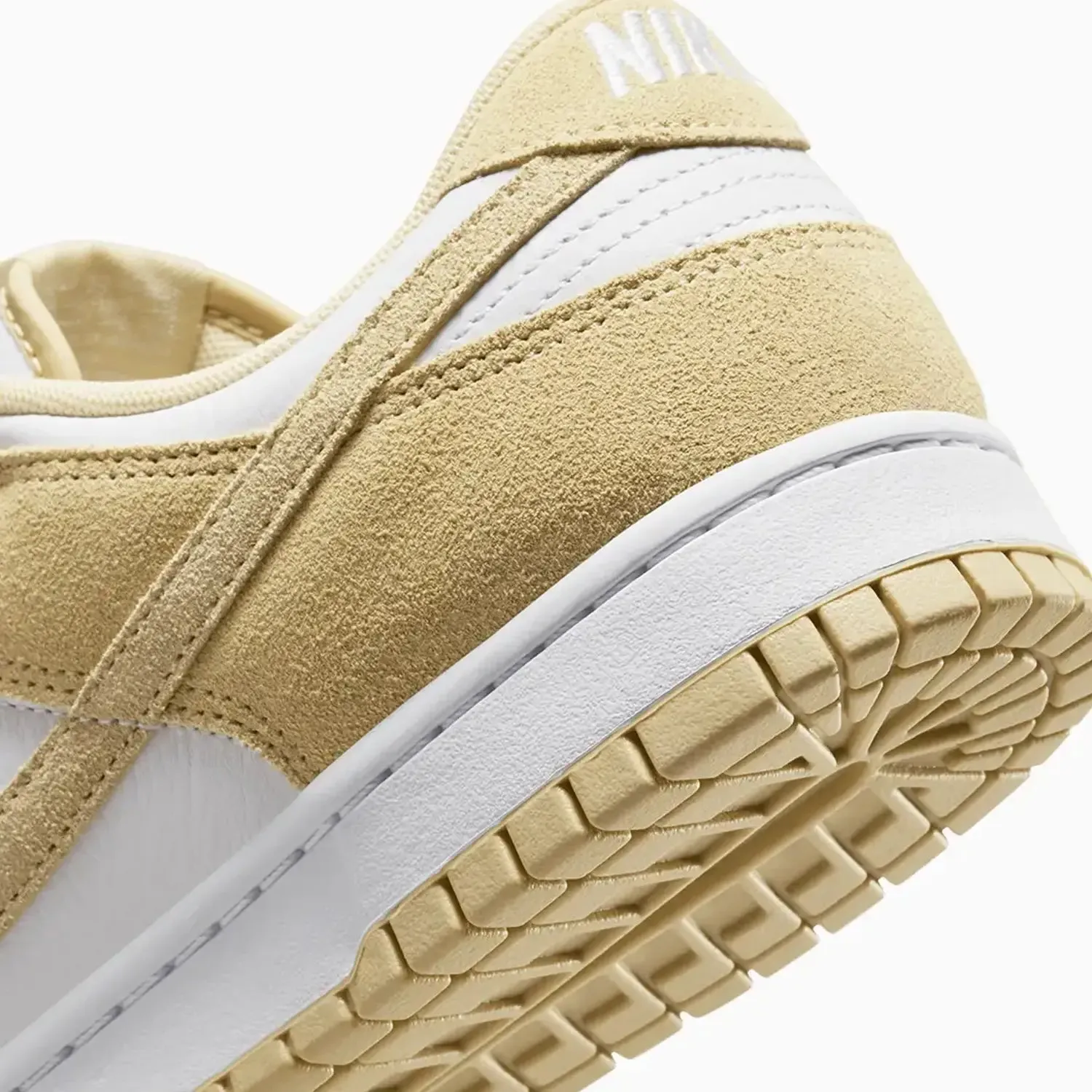 Men's Dunk Low Retro SE "Team Gold"